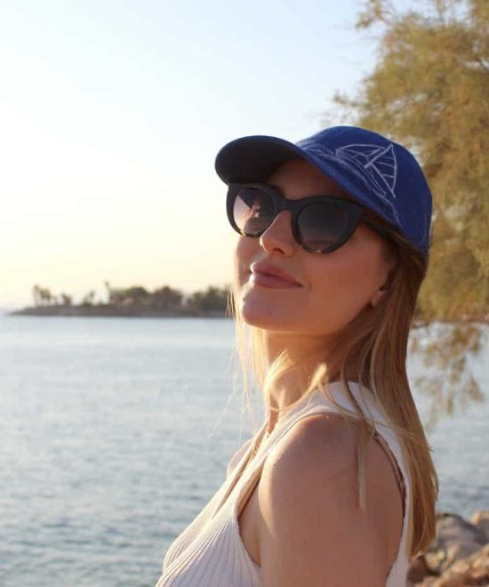 Καπέλο 'traveler' jockey, φορεμένο