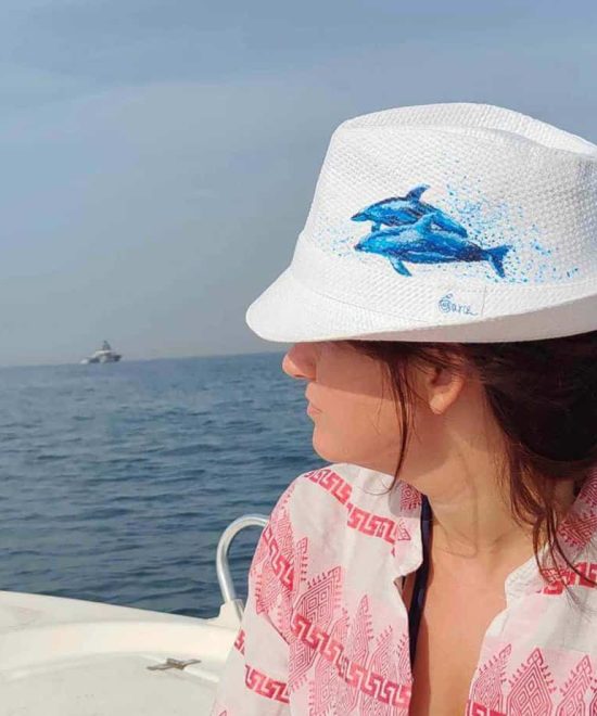 Καπέλο Καβουράκι 'Born Free', φορεμένο σε μοντέλο