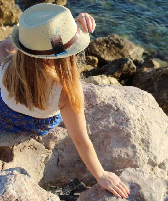 Καπέλα ζωγραφισμένα στο χέρι - Καβουράκι Φραπέ 'Relax'