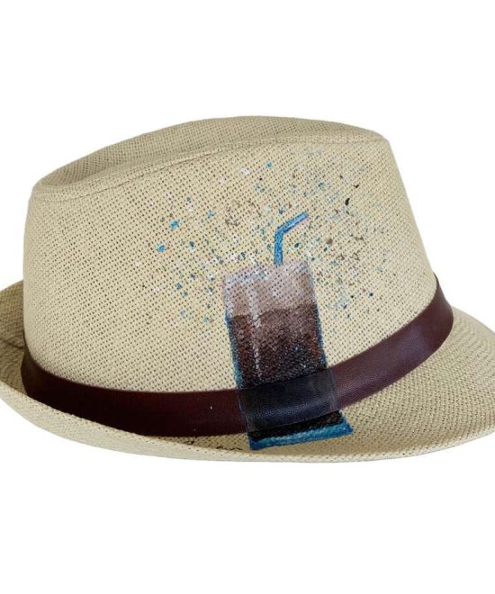 Καπέλο Καβουράκι Φραπέ σε μοντέλο