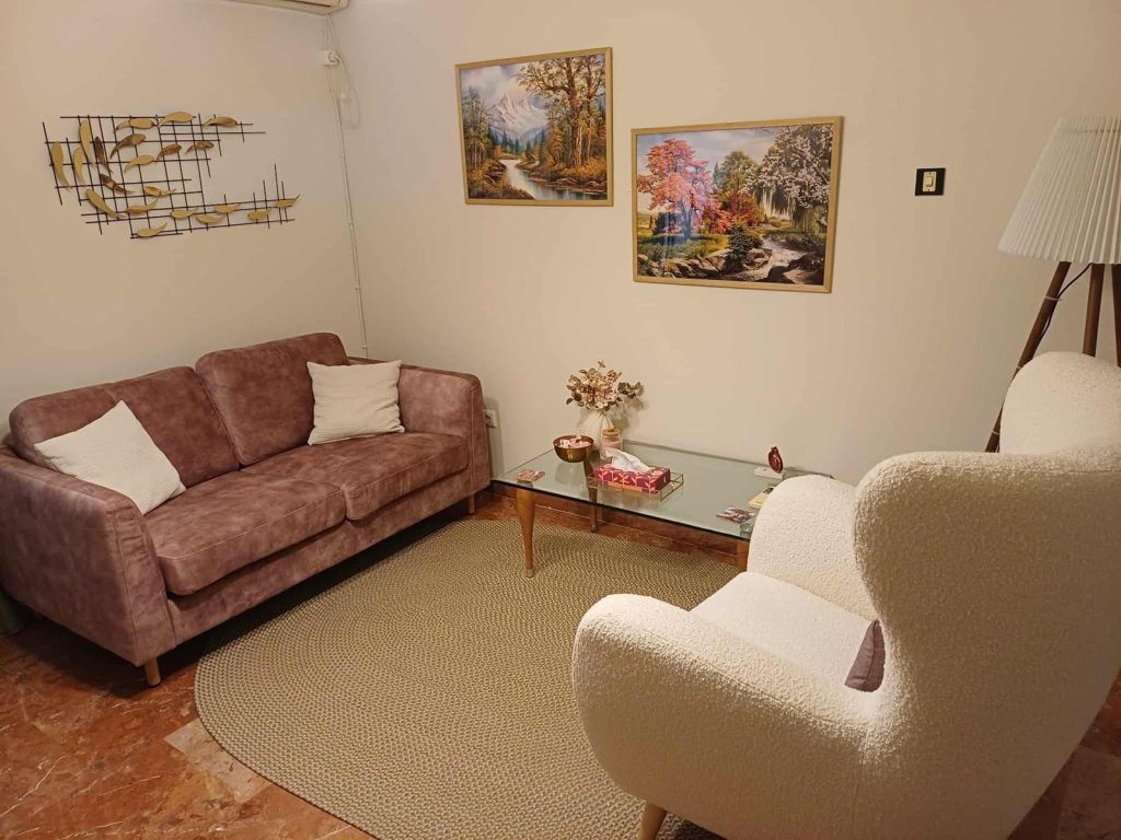 θεραπευτική ανακαίνιση στο γραφείο ψυχολόγου στη Γλυφάδα