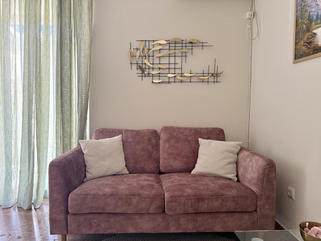 καναπες σε γραφειο στη Γλυφαδα